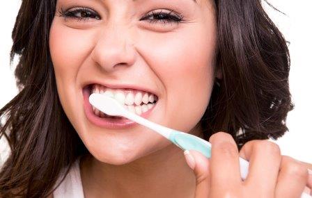 Чистка зубов